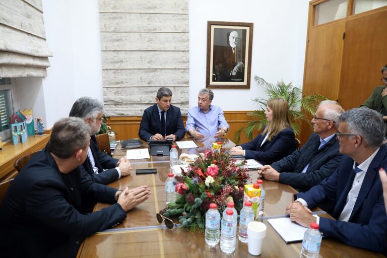 Ηράκλειο: Προγραμματική σύμβαση για τη ανάδειξη του εξαιρετικά παρθένου ελαιολάδου της Κρήτης (βίντεο)