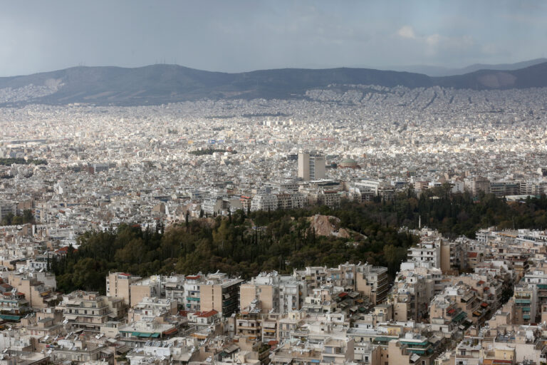 Μερική δικαίωση κατοίκων σε προσφυγή τους στο ΣτΕ για το Λόφο του Στρέφη