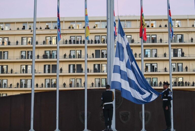 Ο βαθμός του Αντιπτεράρχου στον Επαμεινώνδα Κωστέα – Αυτήν την ώρα η κηδεία του στη Μάνη