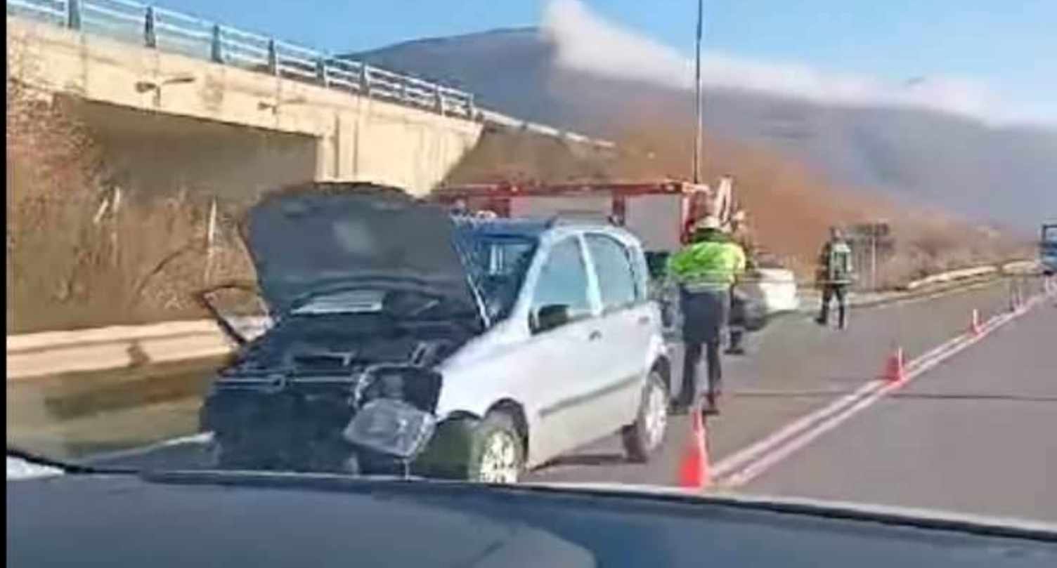 Κοζάνη: Τροχαίο ατύχημα με 4 τραυματίες ύστερα απο σύγκρουση οχημάτων στον Αγ. Χαράλαμπο