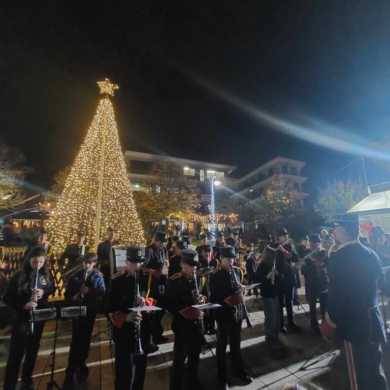 Φωταγώγηση Χριστουγεννιάτικου Δέντρου – Εορταστικά Δρώμενα στην Ηγουμενίτσα