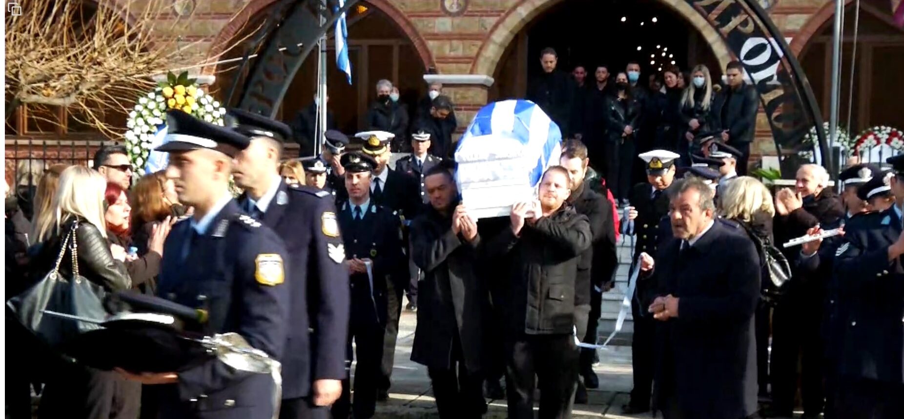 Θεσσαλονίκη: Πόνος και θλίψη στην κηδεία του 32χρονου αστυνομικού