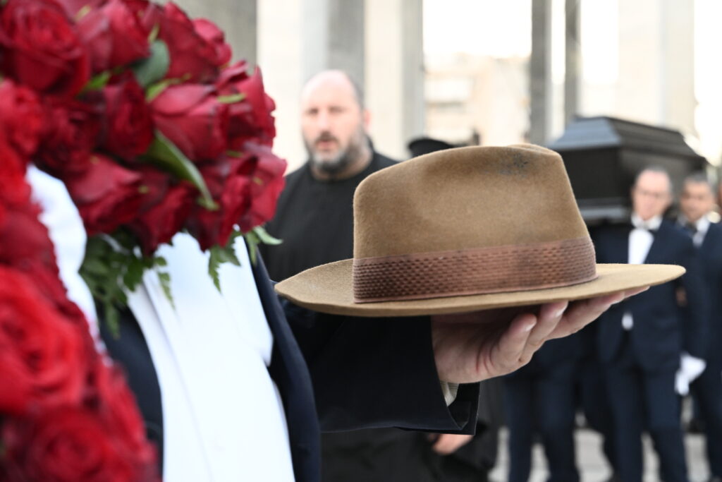Το τελευταίο αντίο στον σπουδαίο συγγραφέα Βασίλη Βασιλικό