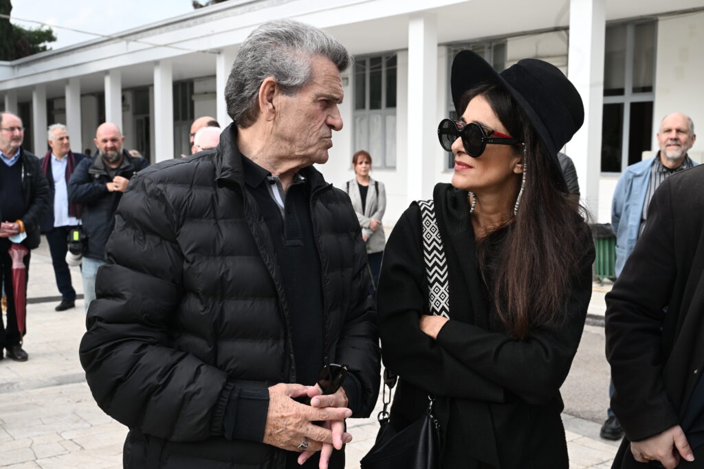 Το τελευταίο αντίο στον σπουδαίο συγγραφέα Βασίλη Βασιλικό