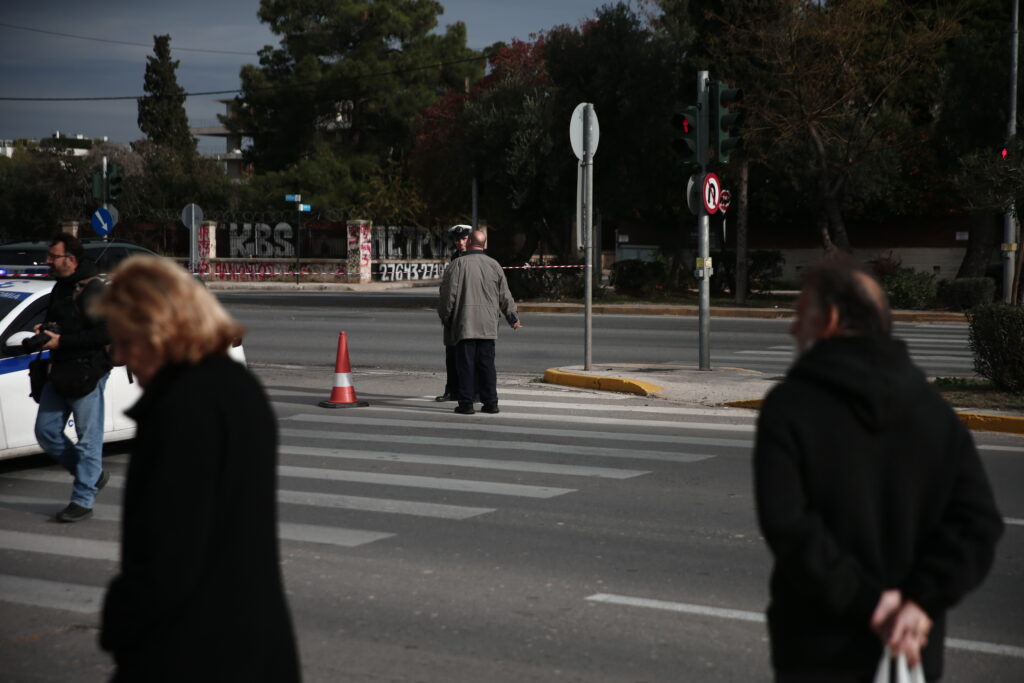 Ελληνικό – Εξουδετέρωση βόμβας: Έληξε η επιχείρηση – Αποκαταστάθηκε η κυκλοφορία (pics)