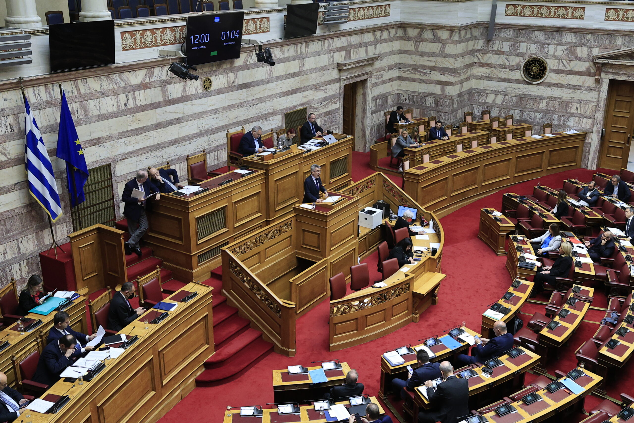 Υψηλοί τόνοι στη Βουλή στη συζήτηση για τον προϋπολογισμό – Σκληρή κριτική από την αντιπολίτευση, βράδυ Κυριακής η ψηφοφορία