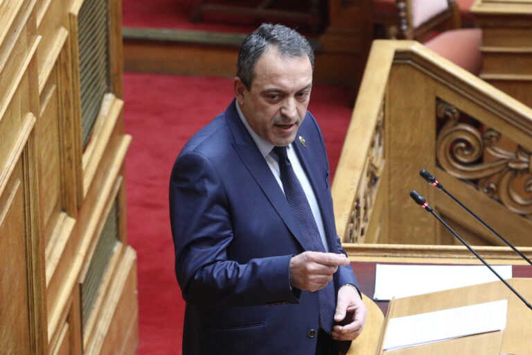 Β. Στίγκας: Η Ελλάδα έχει γίνει νεκροταφείο για χιλιάδες επιχειρήσεις