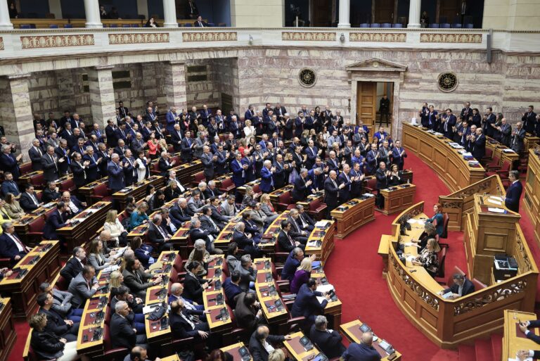 LIVE: Η συζήτηση στη Βουλή για την πρόταση δυσπιστίας που κατατέθηκε από ΠΑΣΟΚ, ΣΥΡΙΖΑ, Νέα Αριστερά και Πλεύση Ελευθερίας – Τι προβλέπεται