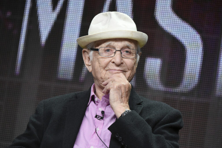 Απεβίωσε σε ηλικία 101 ετών ο Νόρμαν Λιρ, πρωτοπόρος της αμερικανικής τηλεόρασης