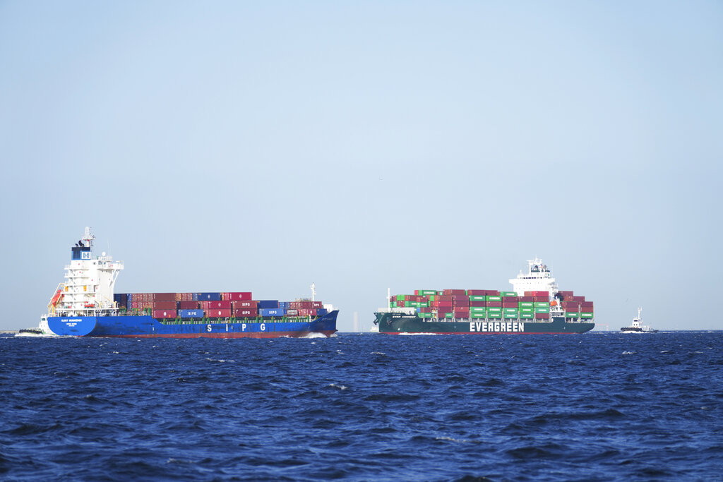 Αναταραχή στο διεθνές εμπόριο από τις επιθέσεις των Χούθι σε πλοία στην Ερυθρά Θάλασσα