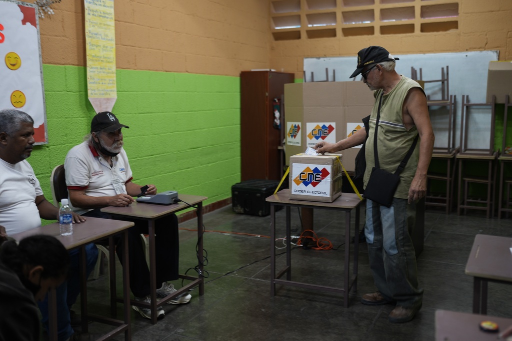 Δημοψήφισμα στη Βενεζουέλα: Συντριπτικά υπέρ της ενσωμάτωσης περιοχής της Γουιάνας – Αμφισβητεί τα αποτελέσματα η αντιπολίτευση