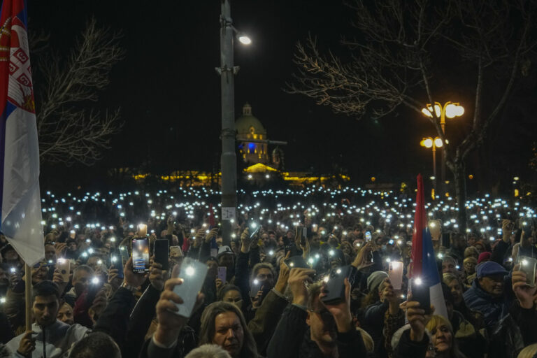 Διαδηλώσεις στη Σερβία: Φοιτητές και ακαδημαϊκοί ζητούν δημοκρατικές εκλογές – «Ξένο δάκτυλο» πίσω από τις αντιδράσεις βλέπει η Μόσχα