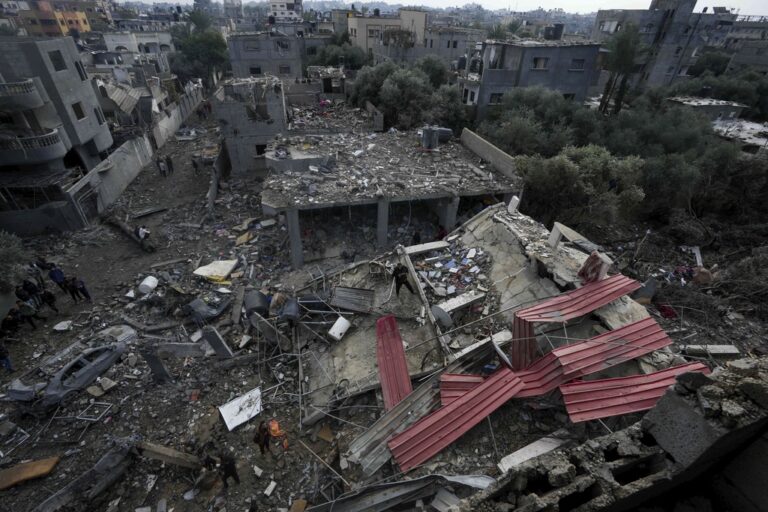 ΠΟΥ: «Σπαρακτικές» μαρτυρίες μετά τον βομβαρδισμό καταυλισμού προσφύγων στη Γάζα