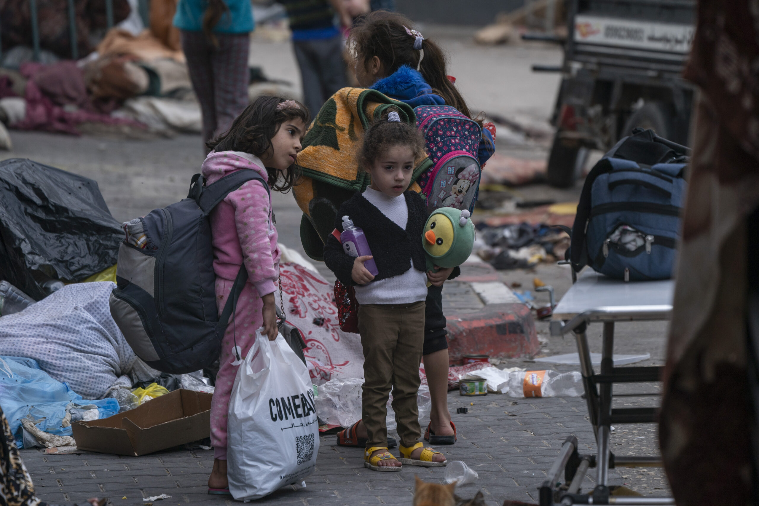 Ανθρώπινο δράμα στη Γάζα: Ανελέητο σφυροκόπημα των ισραηλινών – Νετανιάχου: «Ο πόλεμος θα διαρκέσει ακόμη πολλούς μήνες»