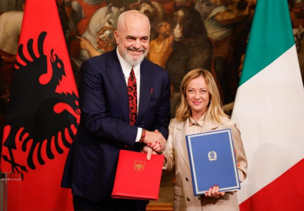 Αλβανία: Η συμφωνία με την Ιταλία για τους μετανάστες δεν επηρεάζει την κοινωνική ζωή δηλώνει ο πρωθυπουργός