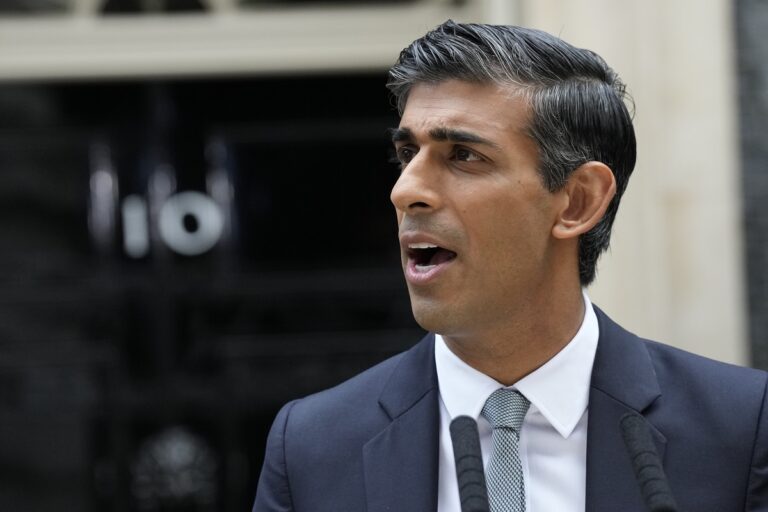 Η.Β: Εσωκομματικές πιέσεις και πιθανές παραιτήσεις αντιμετωπίζει ο πρωθυπουργός για το πρόγραμμα «Ρουάντα»