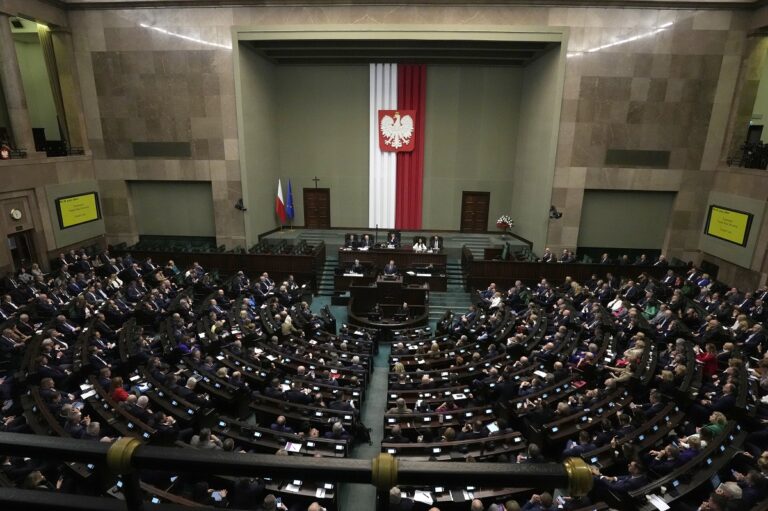 Πολωνία: Αντισυνταγματικές έκρινε το νέο κοινοβούλιο τις δικαστικές μεταρρυθμίσεις της προηγούμενης κυβέρνησης