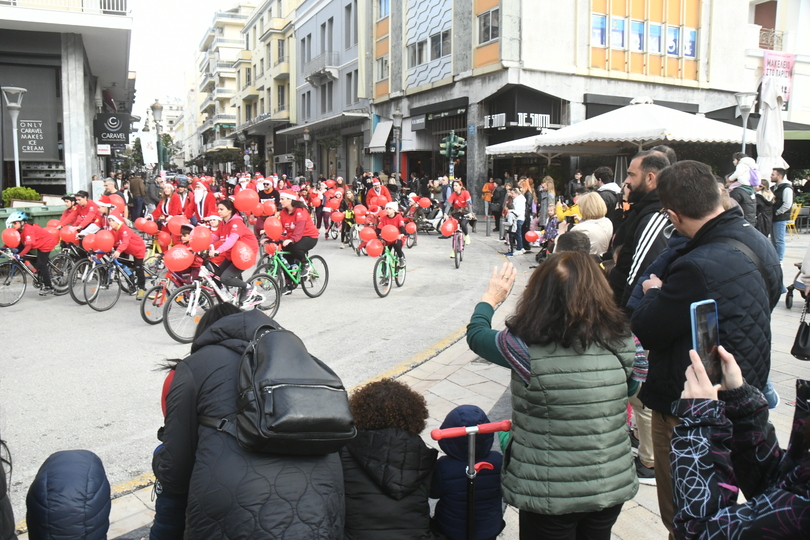 Πάτρα: Έδωσε γιορτινό χρώμα στην πόλη το Patras Santa Bike