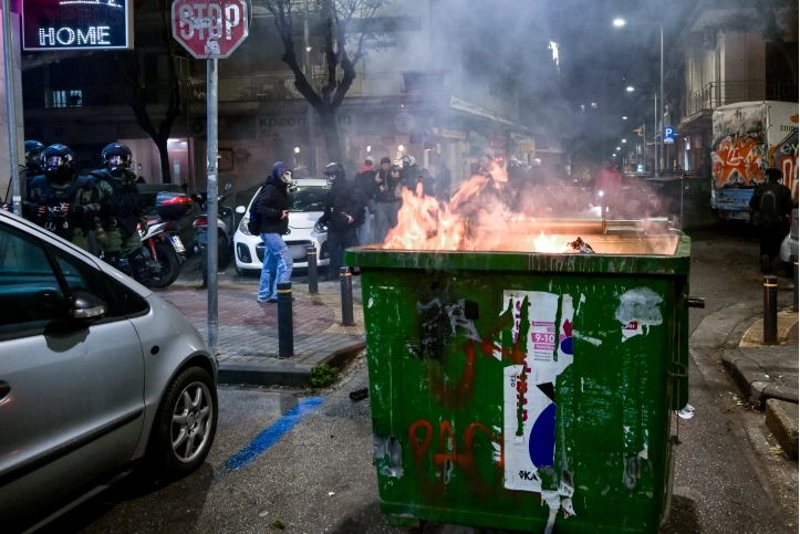 Θεσσαλονίκη: 35 προσαγωγές για τα επεισόδια μετά τις πορείες για τον Γρηγορόπουλο-Οι 16 μετατράπηκαν σε συλλήψεις