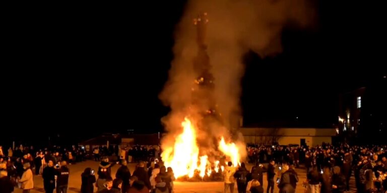 Κοζάνη: Τα χωριά του Βοΐου ετοιμάζονται για τα Χριστούγεννα- Στη Σιάτιστα θα ανάψουν οι «κλαδαριές»