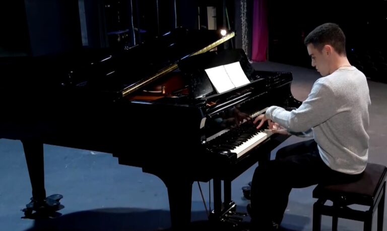Ο 15χρονος βραβευμένος πιανίστας με καταγωγή από την Κοζάνη