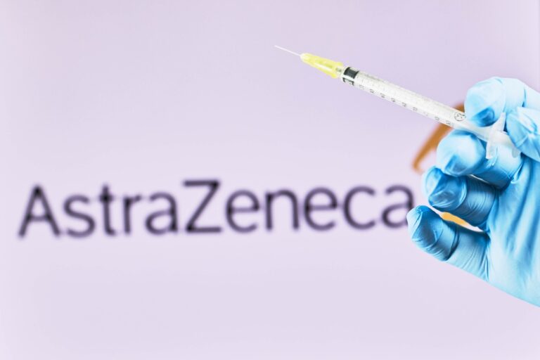 Η AstraZeneca εξαγόρασε αμερικανική εταιρεία παρασκευής εμβολίων