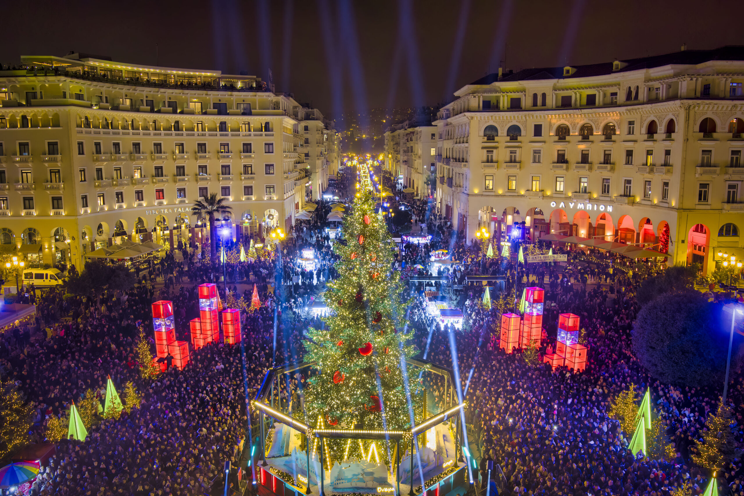 Θεσσαλονίκη: Την Πέμπτη (7/12) η φωταγώγηση του χριστουγεννιάτικου δέντρου στην πλατεία Αριστοτέλους – Θα τραγουδήσει ο Γιάννης Πλούταρχος
