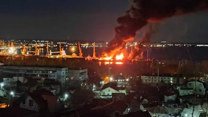 Ουκρανικό πυραυλικό πλήγμα στο ελεγχόμενο από τη Ρωσία λιμάνι της Φεοντόσια στην Κριμαία