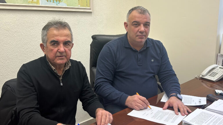 Υπογράφθηκε το συμφωνητικό για το έργο «Κατασκευή Δικτύου Αποχέτευσης Ηφαίστου και Υφαντών»