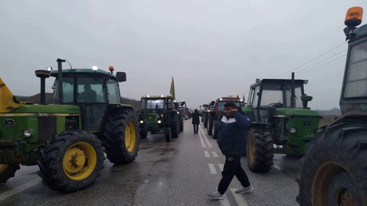 Βγάζουν τα τρακτέρ στον Ε-65 οι αγροκτηνοτρόφοι της Καρδίτσας