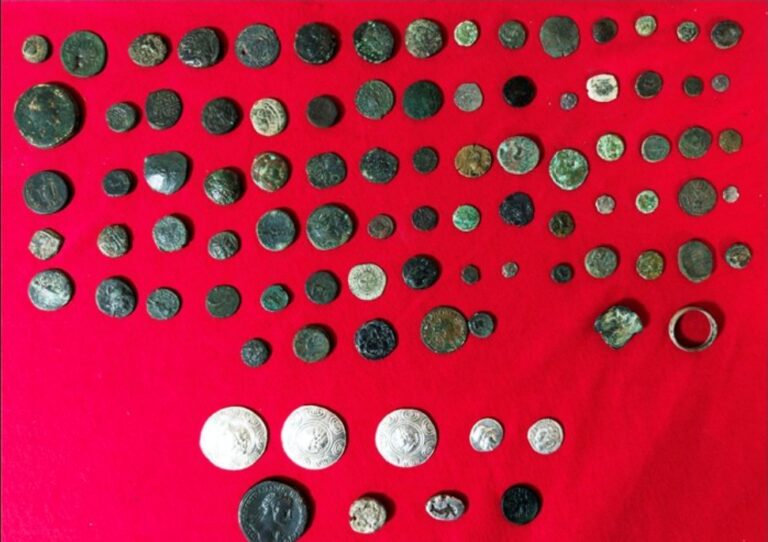 Συνελήφθη 63χρονος αρχαιοκάπηλος στο αεροδρόμιο “Μακεδονία” – Είχε στην κατοχή του πάνω από 80 αρχαία νομίσματα