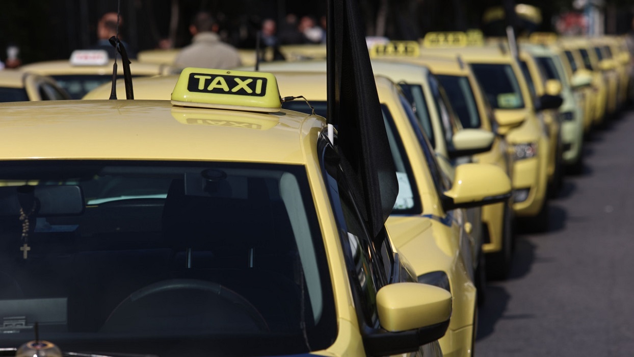 Χωρίς ταξί σήμερα και αύριο η Αττική: Αντιδρούν στο φορολογικό νομοσχέδιο