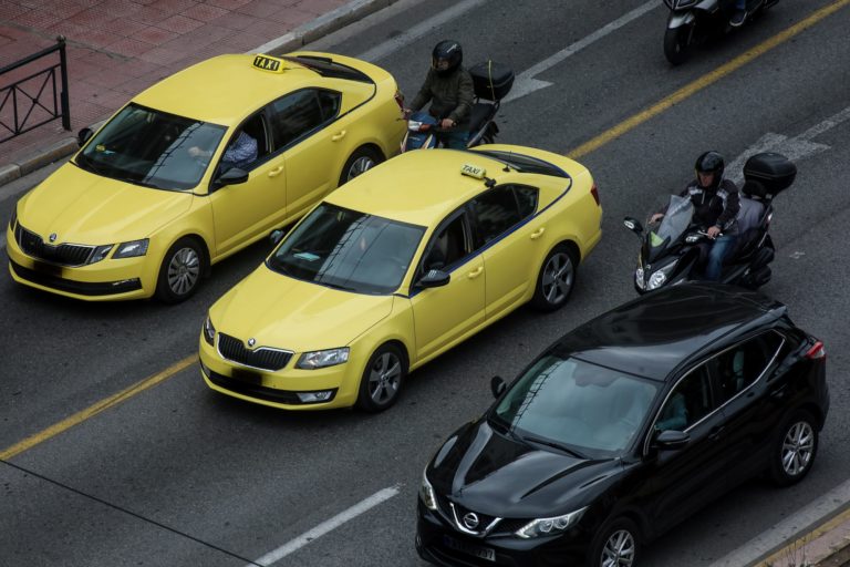 Ταξί: Απεργιακές κινητοποιήσεις για το φορολογικό νομοσχέδιο
