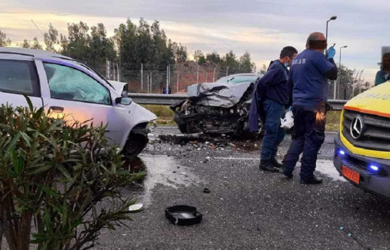 Τροχαίο δυστύχημα στη λεωφόρο Σπάτων – Αρτέμιδος: Νεκροί ένας 18χρονος και μία 52χρονη