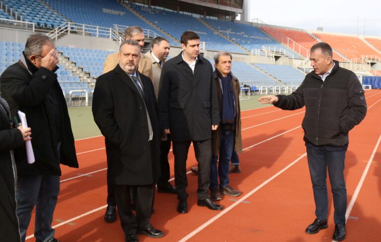 Ο Γ. Βρούτσης στη Θεσσαλονίκη για τα έργα αναβάθμισης των αθλητικών εγκαταστάσεων – Συνάντηση με τον περιφερειάρχη Απ. Τζιτζικώστα