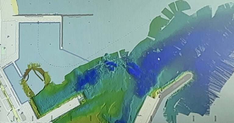 Πύργος: Παραδόθηκε η μελέτη με αντικείμενο “Βυθομετρήσεις – Μελέτη υποσκαφών του Λιμένα Κατακόλου”