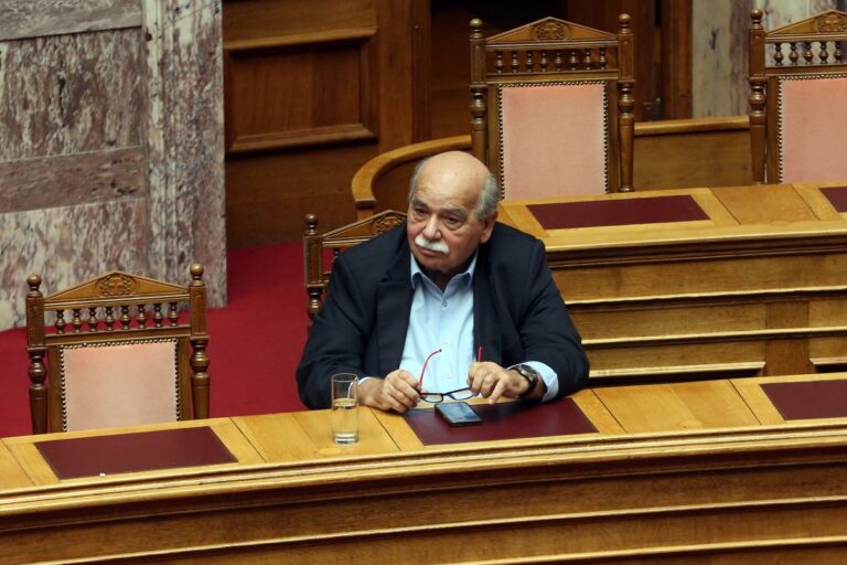 Βουλή – Φορολογικό: Τη συζήτηση παρακολουθεί ο Νίκος Βούτσης – Αυξημένο ενδιαφέρον συμμετοχής βουλευτών