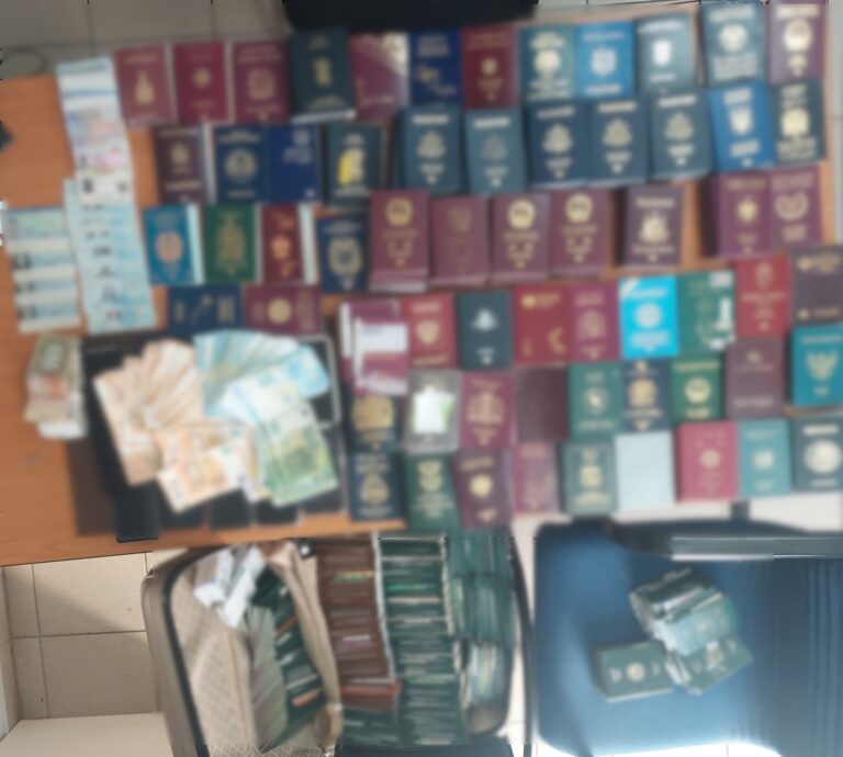 Αχαΐα: Εξαρθρώθηκε κύκλωμα διακίνησης μεταναστών και πλαστογραφίας διαβατηρίων  