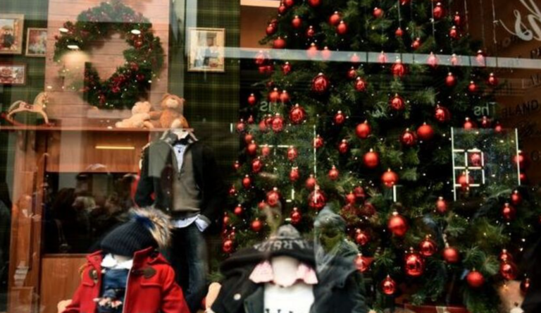 Θεσσαλονίκη: Κορυφώνεται η κίνηση στην αγορά για τα τελευταία ψώνια των Χριστουγέννων-“Προσέξτε τα πορτοφόλια σας” προειδοποιεί η ΕΛ.ΑΣ.