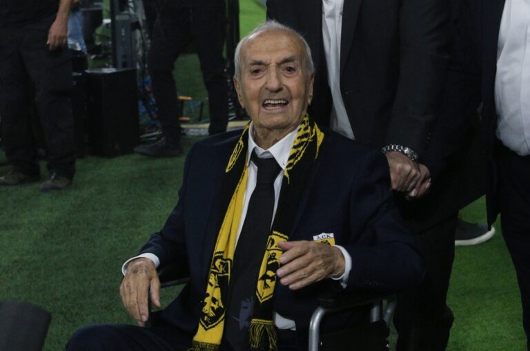 Πέθανε ο Κώστας Νεστορίδης, θρύλος της ΑΕΚ