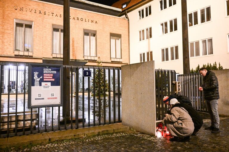 Μακελειό στην Πράγα: Ημέρα πένθους το Σάββατο στην Τσεχία – Νέα στοιχεία για τον δράστη