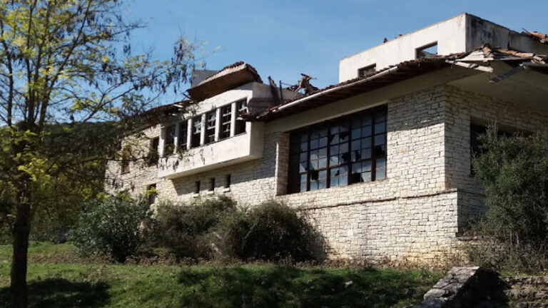 Διαγωνισμός από την ΕΤΑΔ για το τουριστικό περίπτερο στις πηγές Λούρου