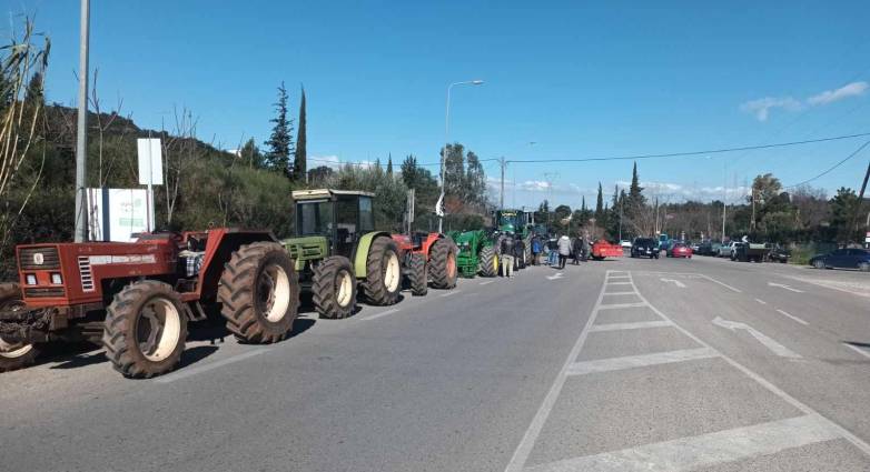 Φλώρινα: Πορεία αγροτών με τρακτέρ στα σύνορα με τη Βόρεια Μακεδονία