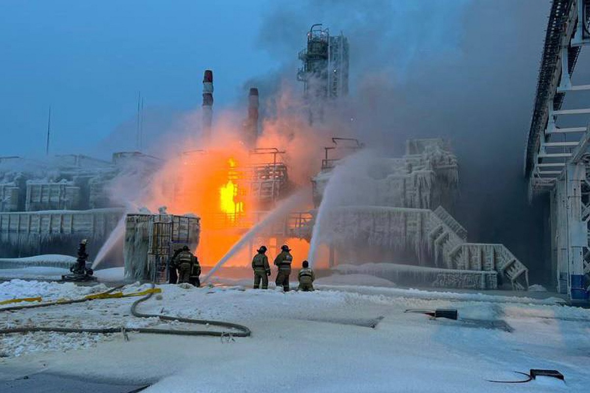 Ρωσία: Φωτιά σε τερματικό σταθμό αερίου της Novatec στη Βαλτική – Σε ουκρανικό drone αποδίδεται η έκρηξη