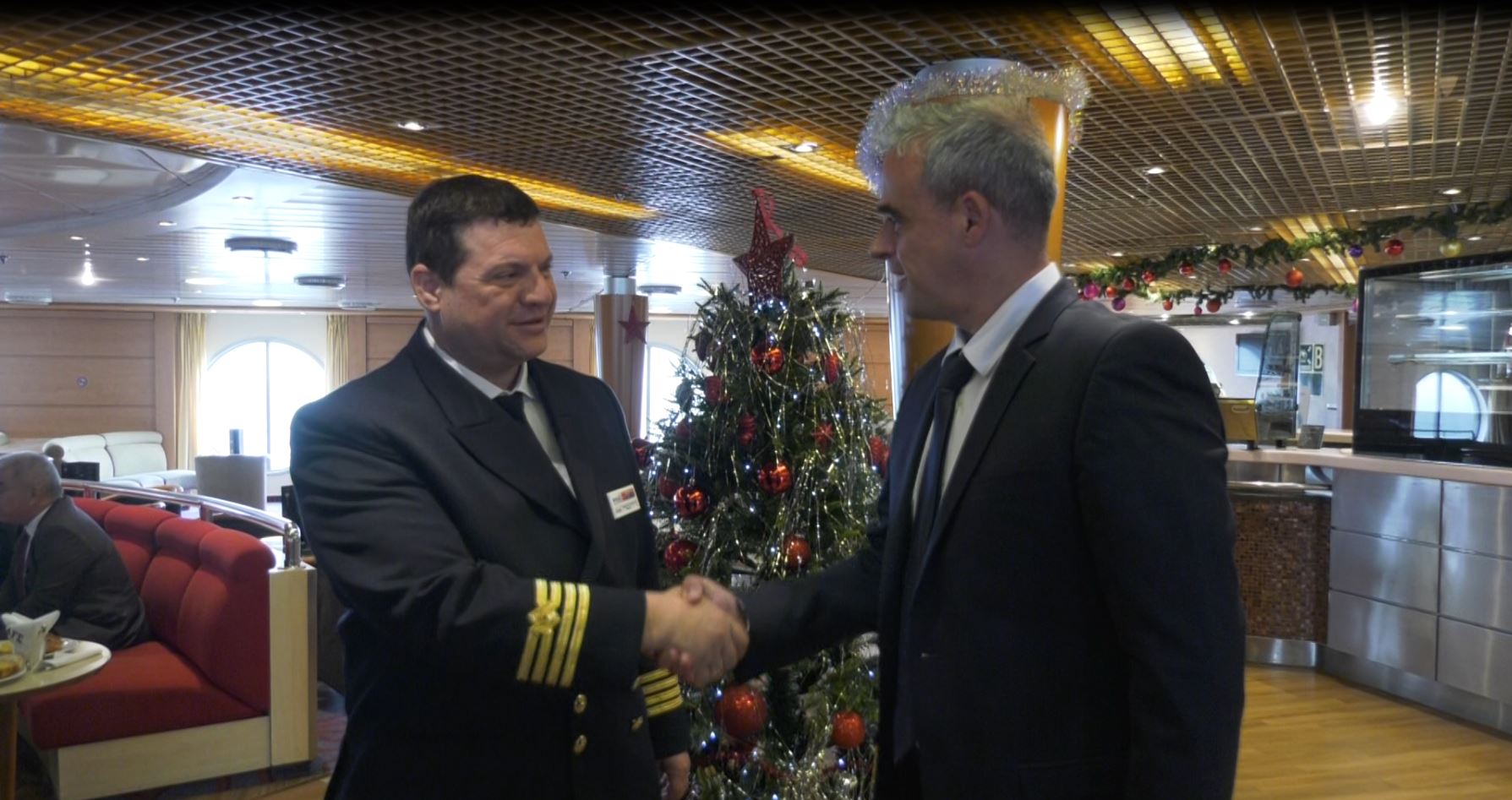 Ποδαρικό του πλοίου Διαγόρας στο λιμάνι Μυτιλήνης-Δηλώσεις νέου δημάρχου Π. Χριστόφα