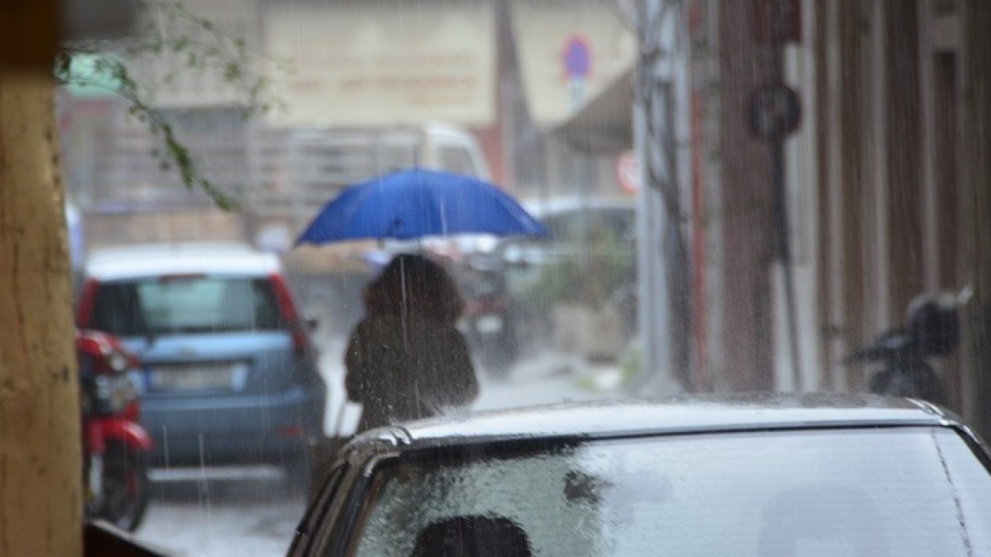 Θεσσαλονίκη: Βροχές, χιονόνερο και πτώση της θερμοκρασίας