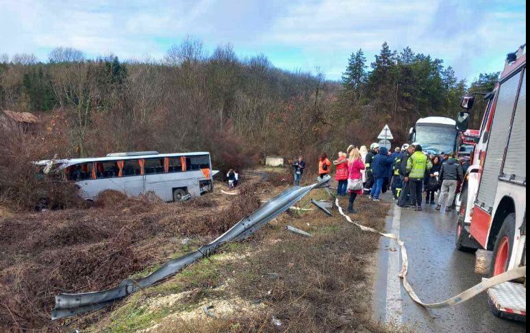 «Επικράτησε πανικός» – Η συγκλονιστική μαρτυρία ενός Έλληνα που είδε το τροχαίο ατύχημα του λεωφορείου στη Βουλγαρία