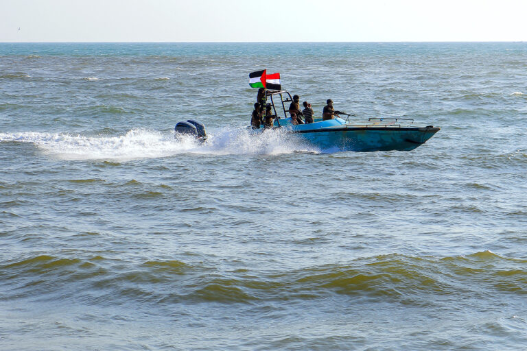 Οι Χούθι υπόσχονται «ασφαλή διέλευση» από την Ερυθρά Θάλασσα στα πλοία της Ρωσίας και της Κίνας