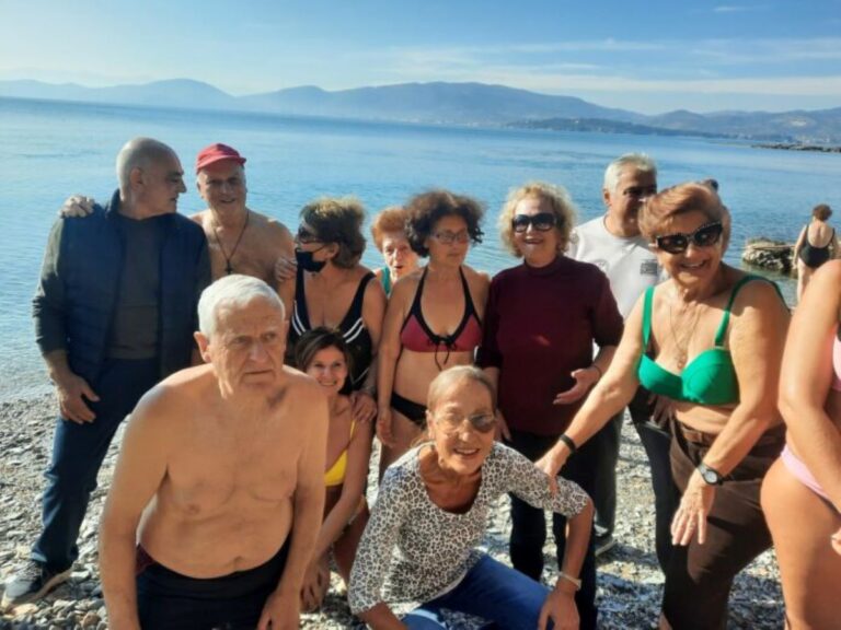 Οι χειμερινοί κολυμβητές του “Ιάσονα” έκοψαν την πίτα τους