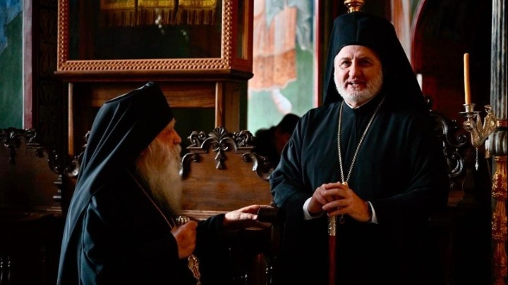 Ο αρχιεπίσκοπος Αμερικής Ελπιδοφόρος στον εορτασμό των Θεοφανείων στη μονή Ξενοφώντος